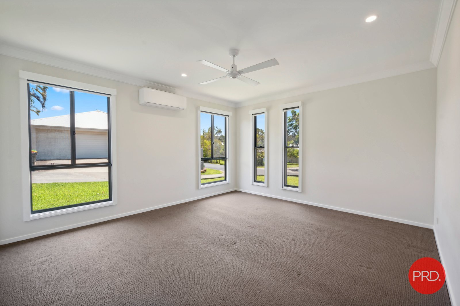 4 White Bluff Road SAPPHIRE BEACH 26