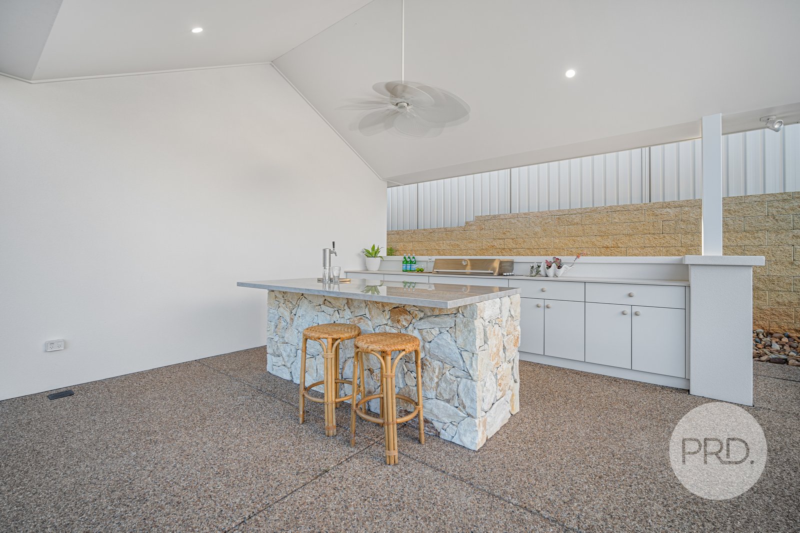 4 Willie Ploma Place GOBBAGOMBALIN 27