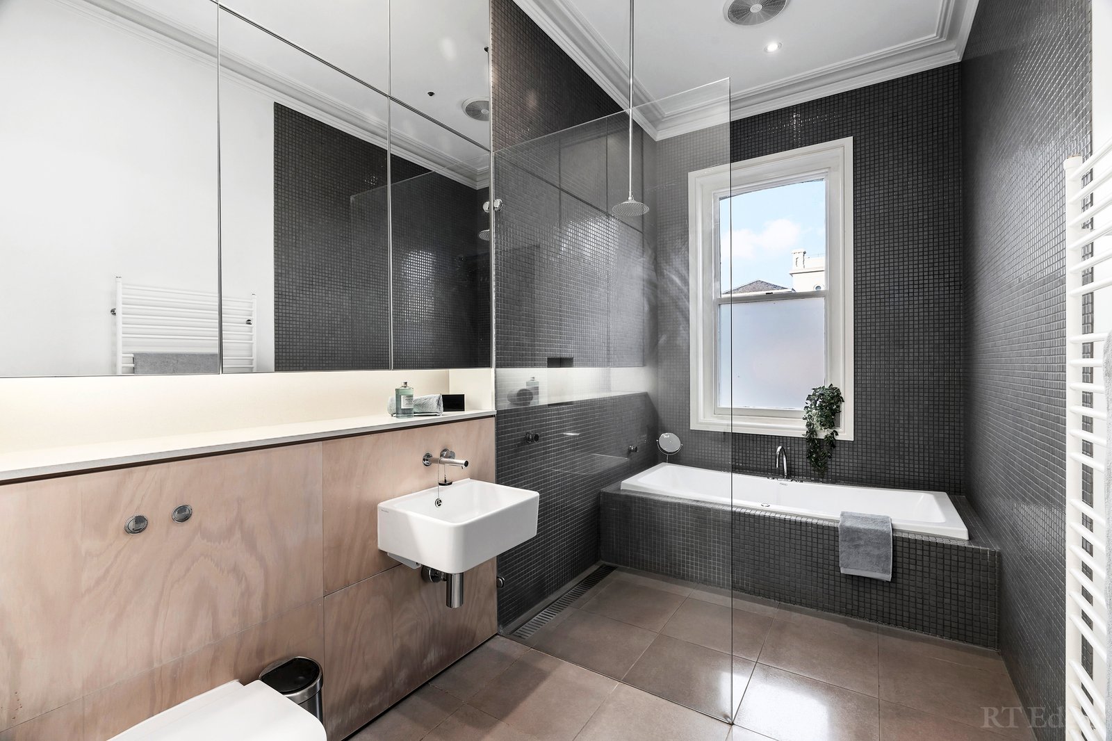 Real Estate and Property in 4 Wiltshire Drive, Kew, VIC