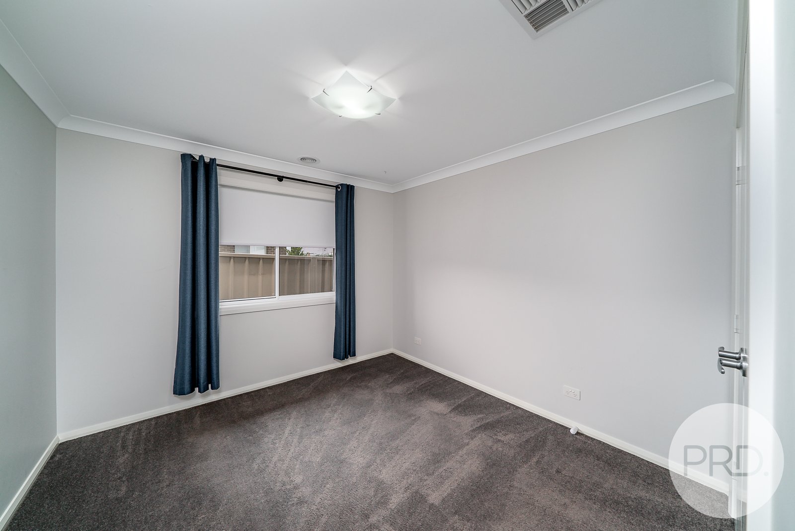4 Winter Avenue GOBBAGOMBALIN 8