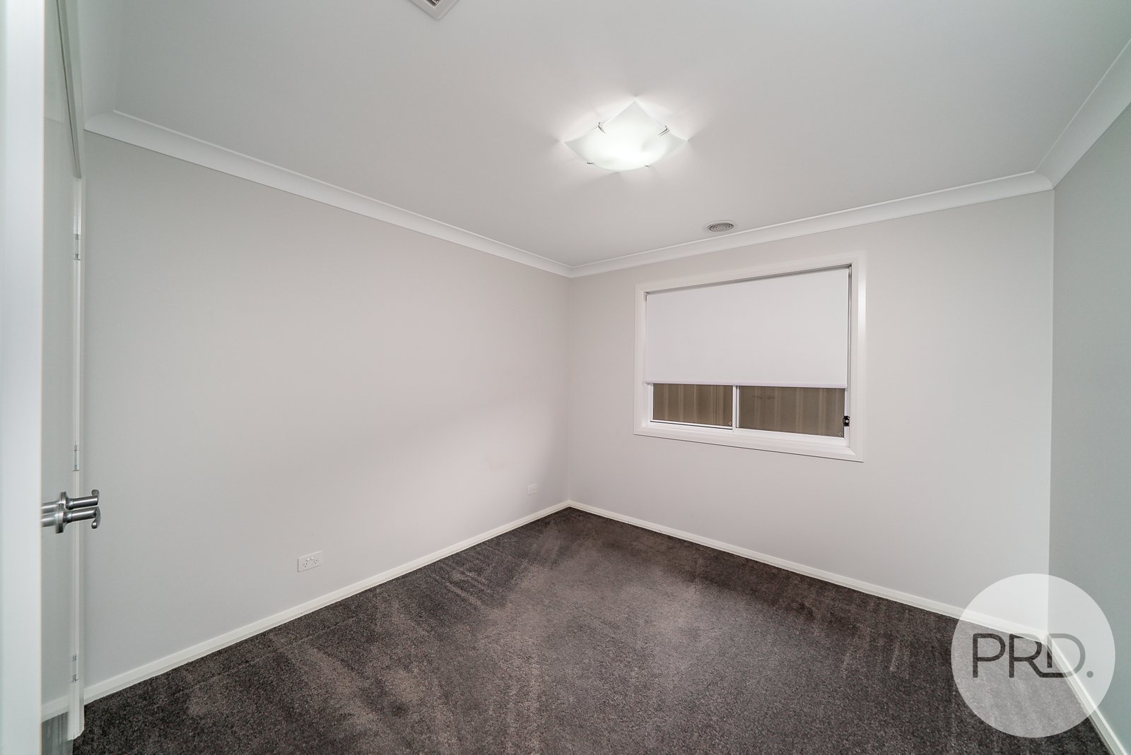 4 Winter Avenue GOBBAGOMBALIN 9