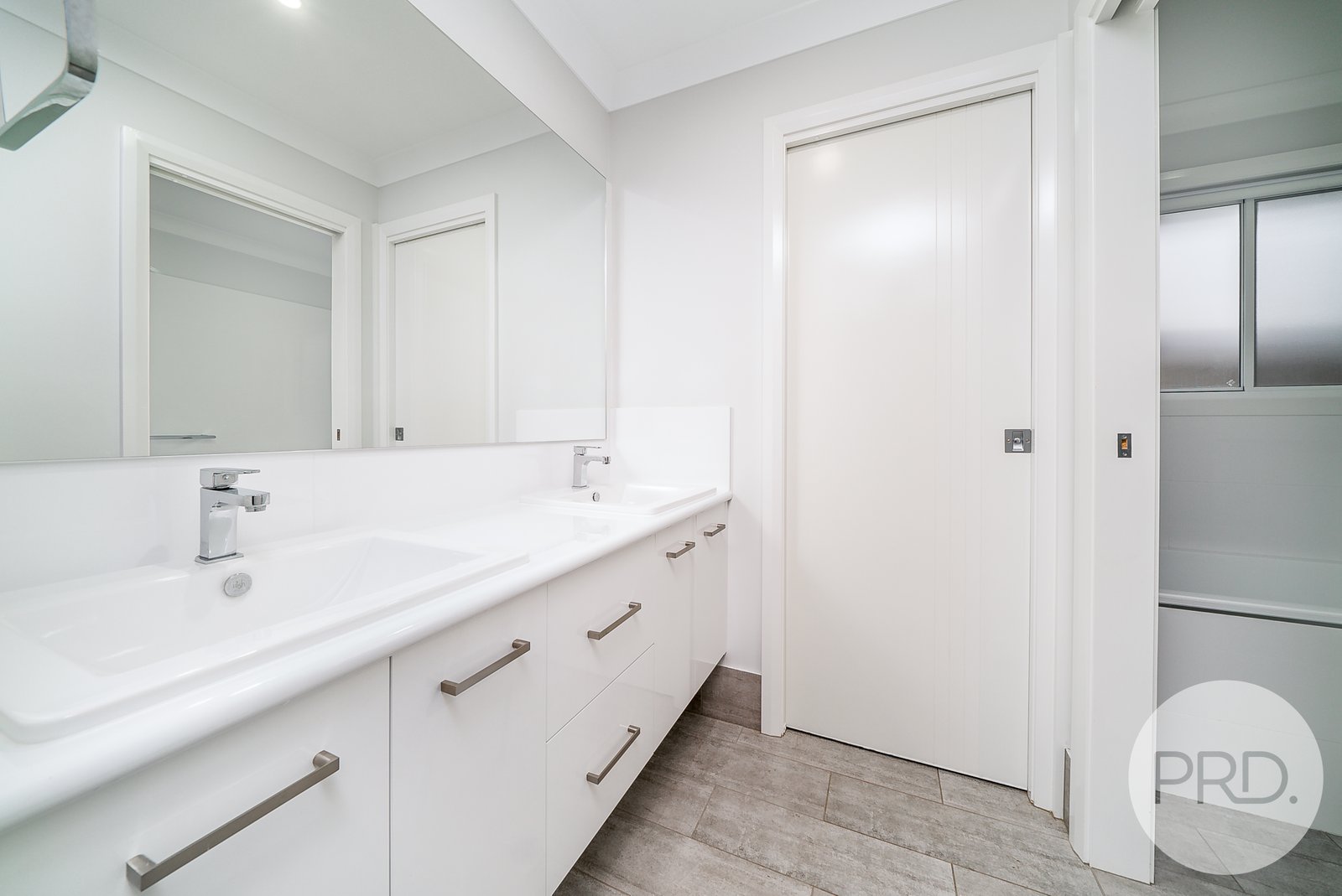 4 Winter Avenue GOBBAGOMBALIN 11