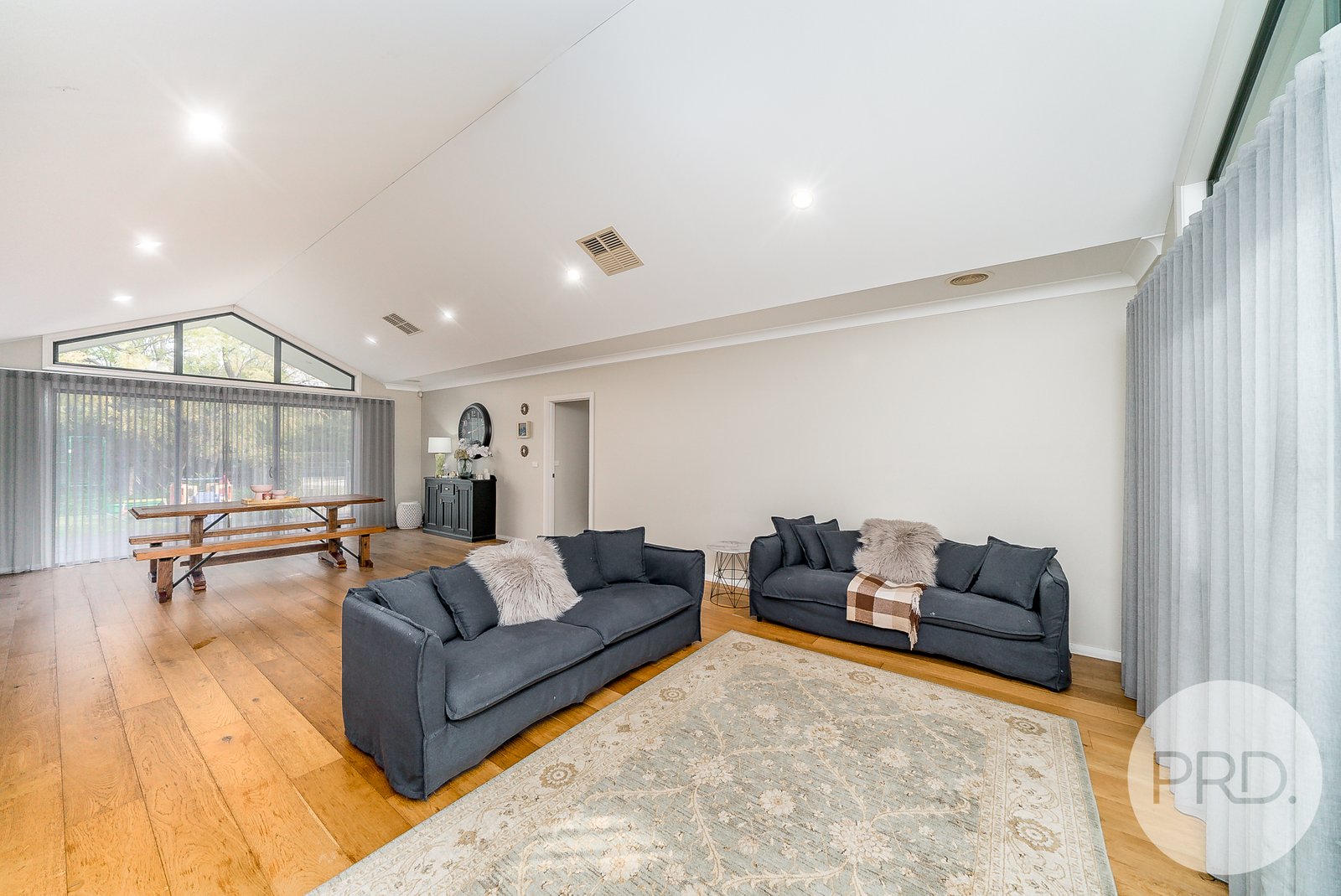 4 Wisteria Place SPRINGVALE 3