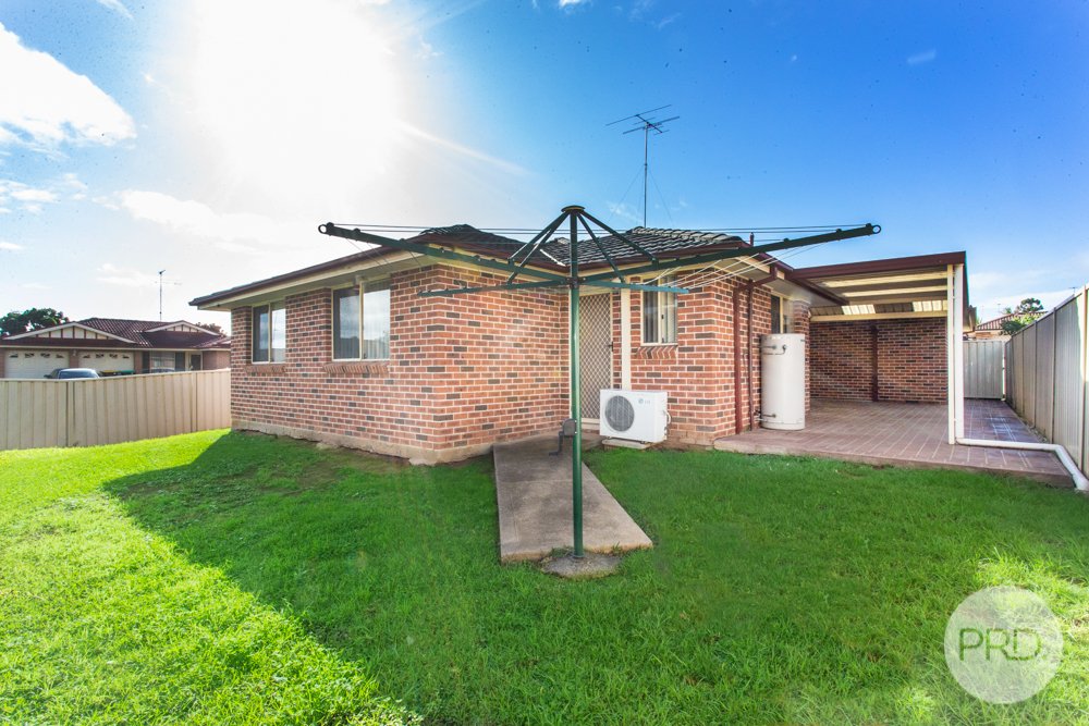 4 Woburn Place GLENMORE PARK 13