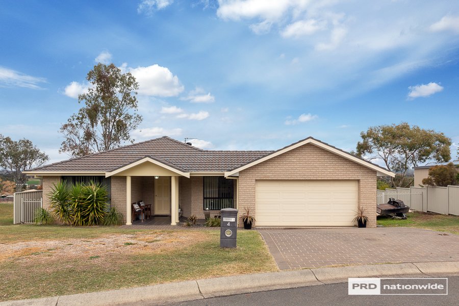 4 Woodside Road TAMWORTH 1