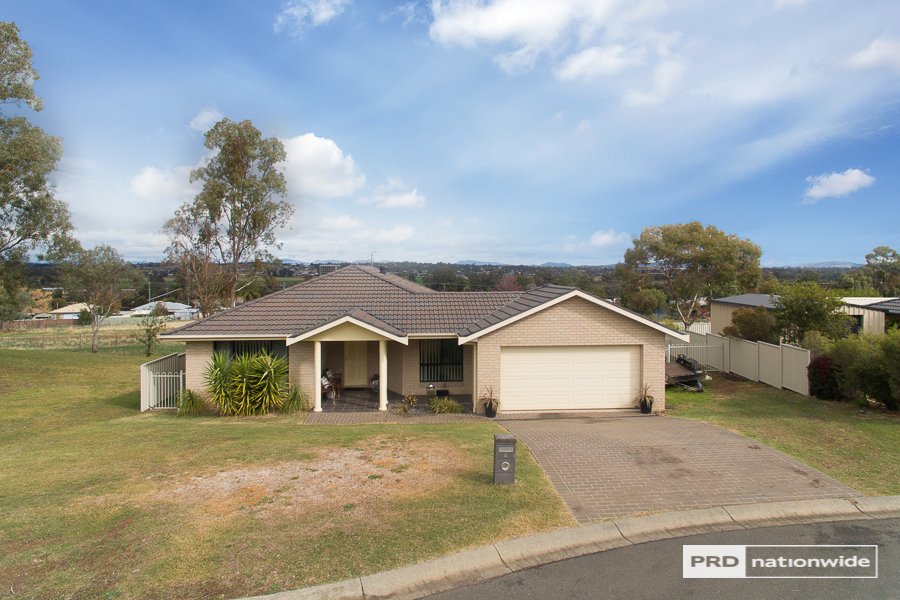 4 Woodside Road TAMWORTH 2