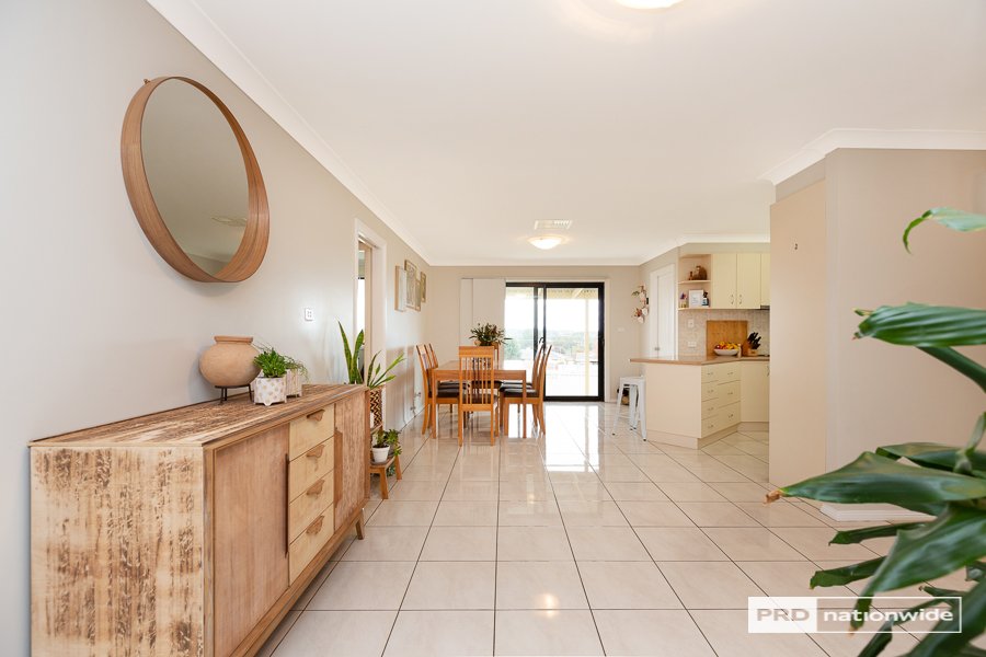 4 Woodside Road TAMWORTH 6