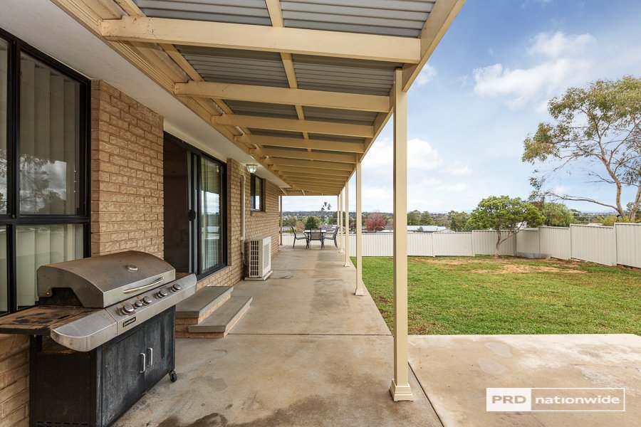 4 Woodside Road TAMWORTH 19