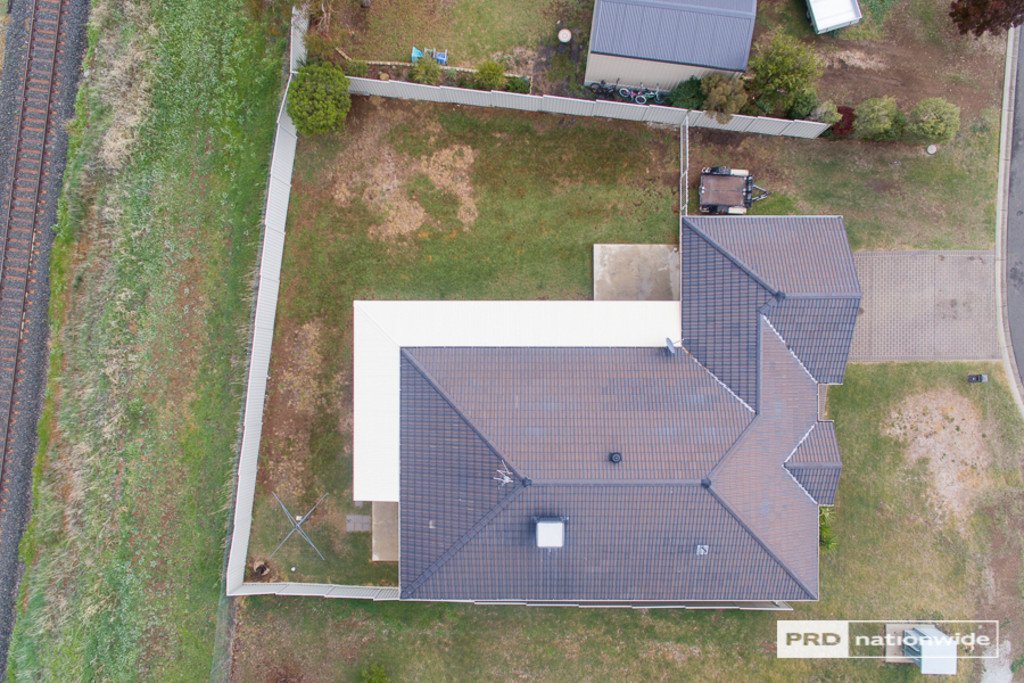 4 Woodside Road TAMWORTH 25
