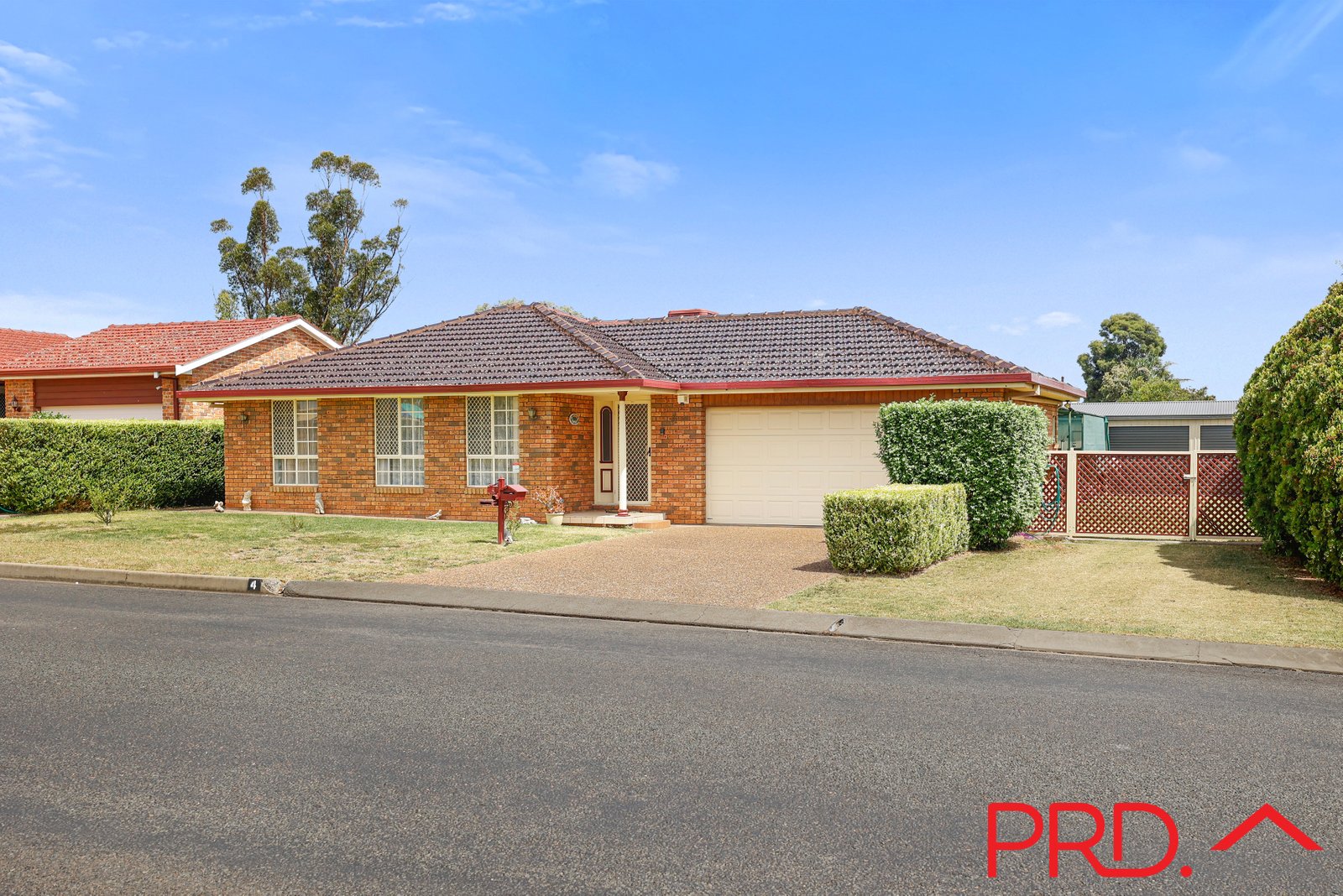 4 Woodward Avenue TAMWORTH NSW 2340