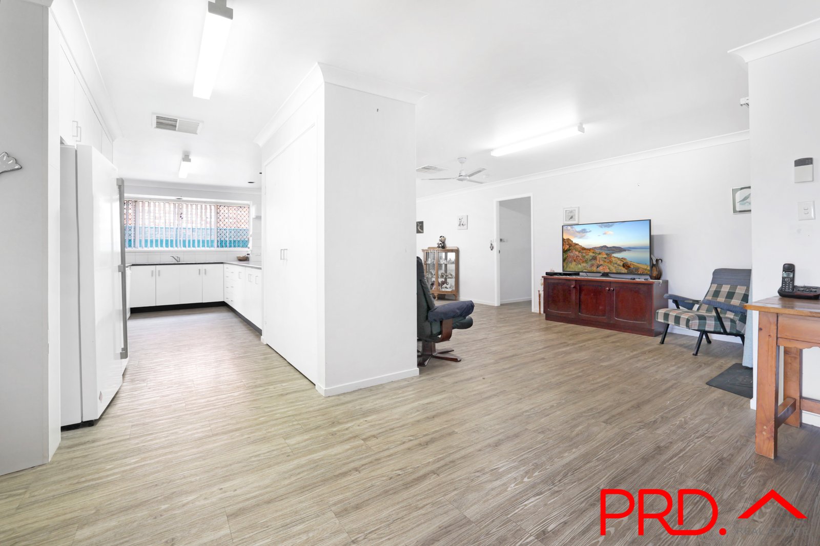 4 Woodward Avenue TAMWORTH 5