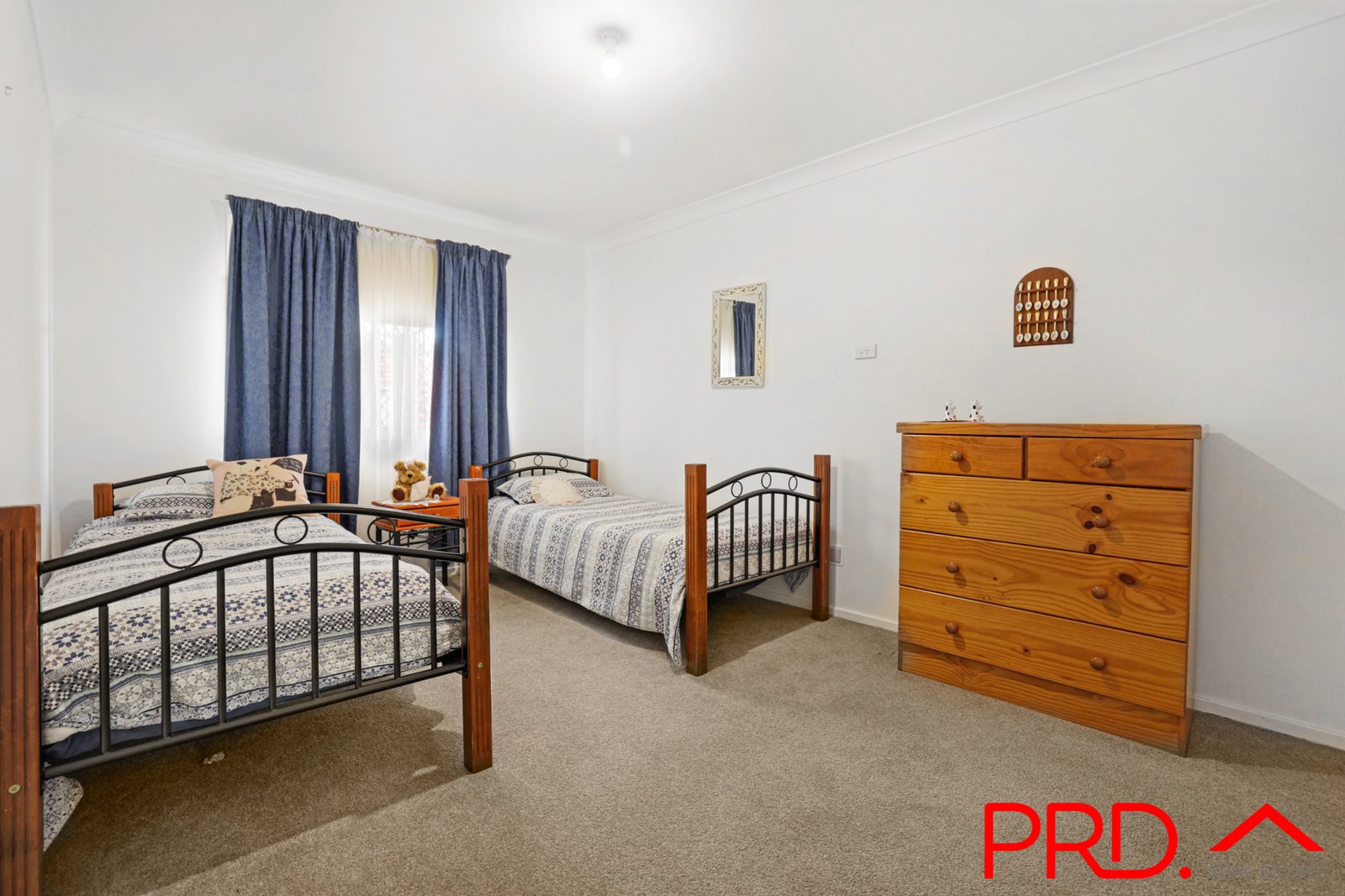 4 Woodward Avenue TAMWORTH 9
