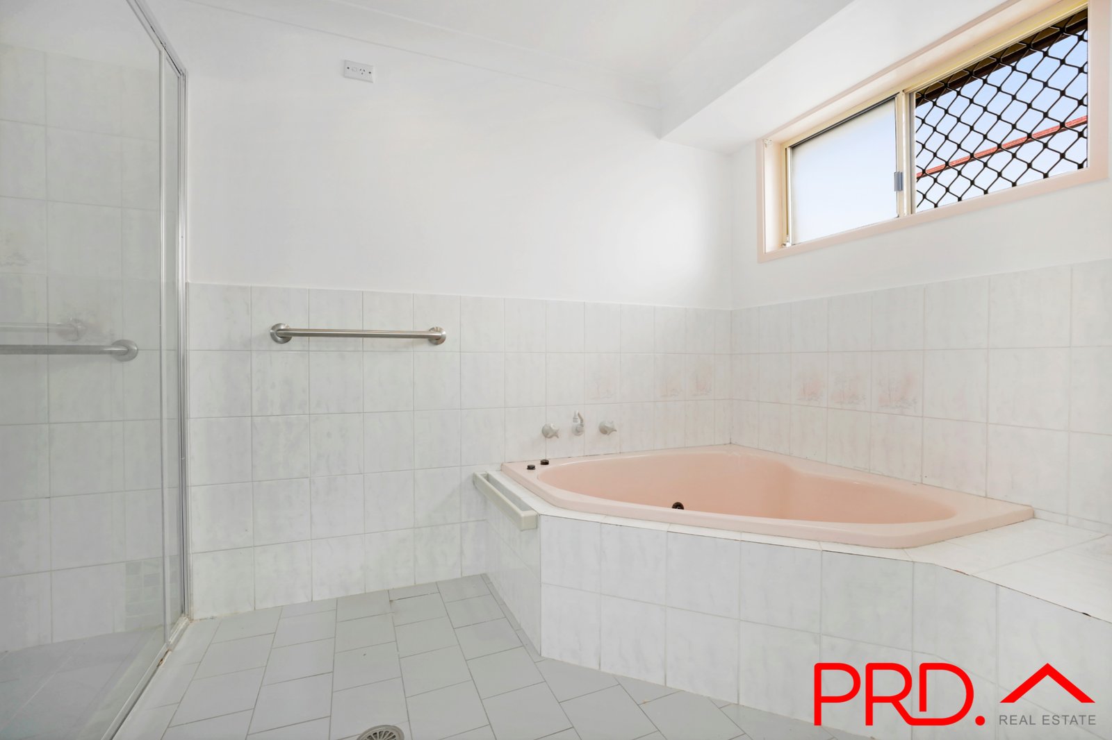4 Woodward Avenue TAMWORTH 11
