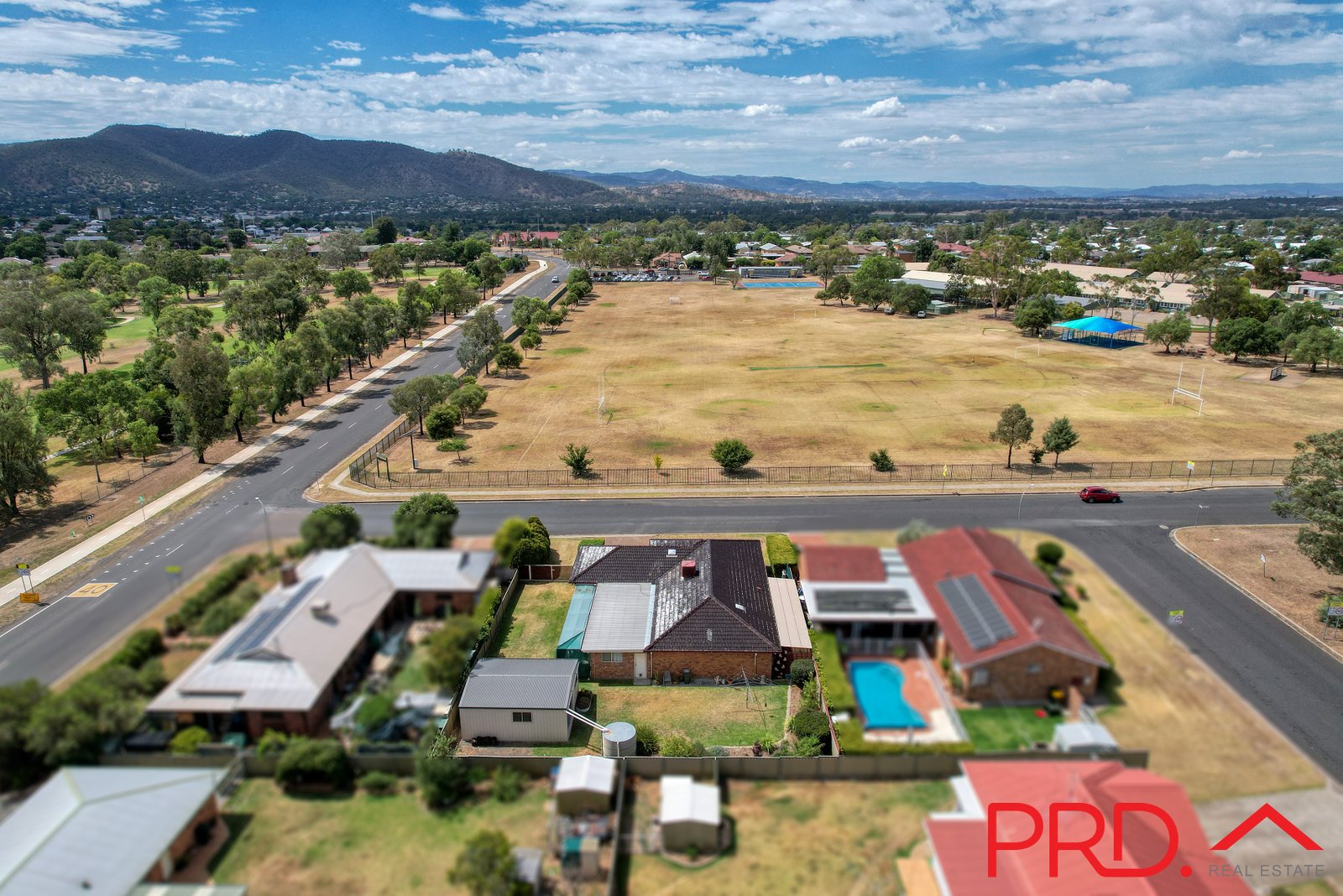 4 Woodward Avenue TAMWORTH 21