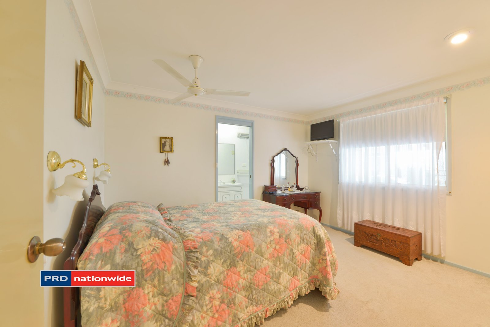 4 Woodward Avenue TAMWORTH 6