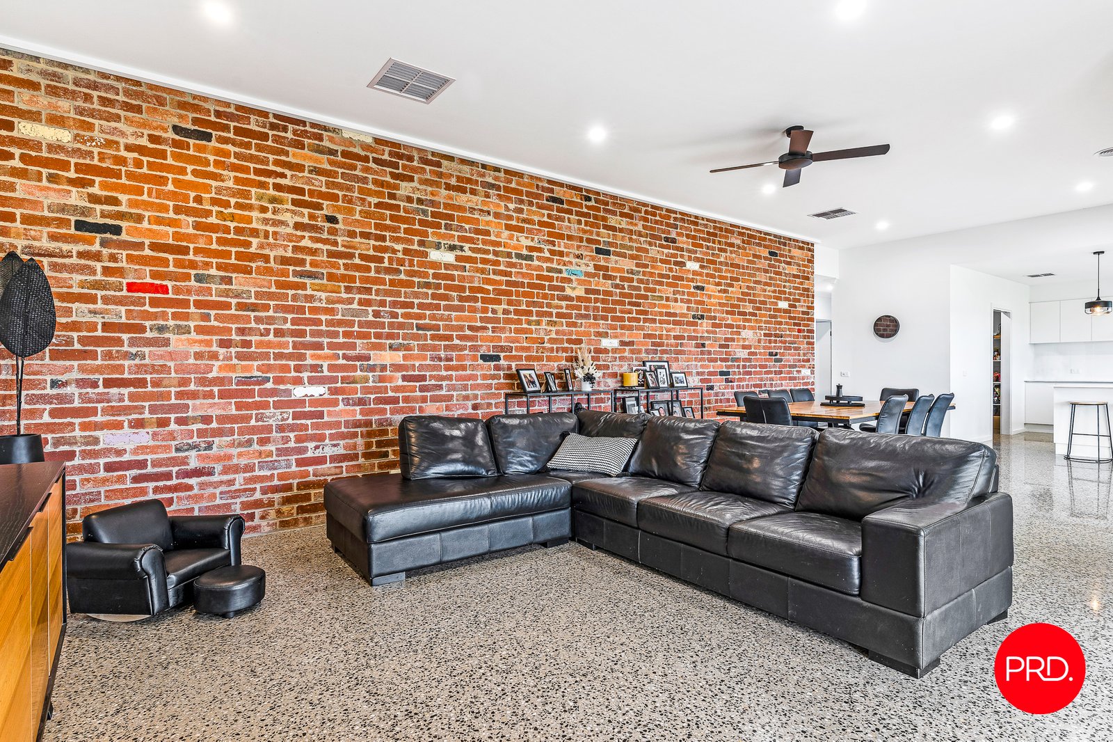 4 Wooleen Court HUNTLY 11