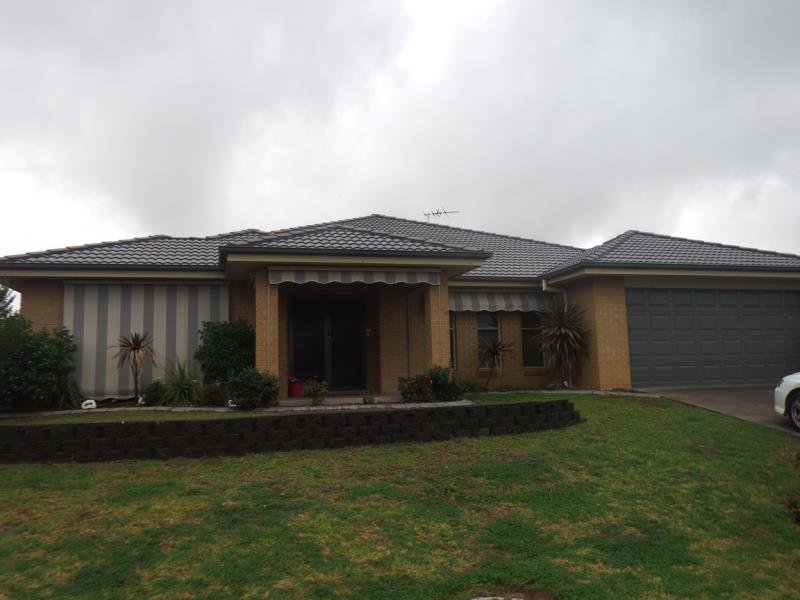 4 Wren Place TAMWORTH 1