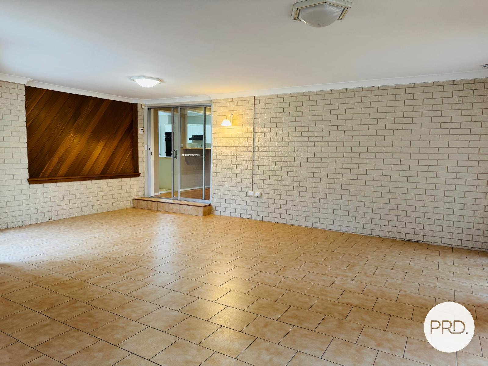 4 Wyatt Place LEUMEAH 2