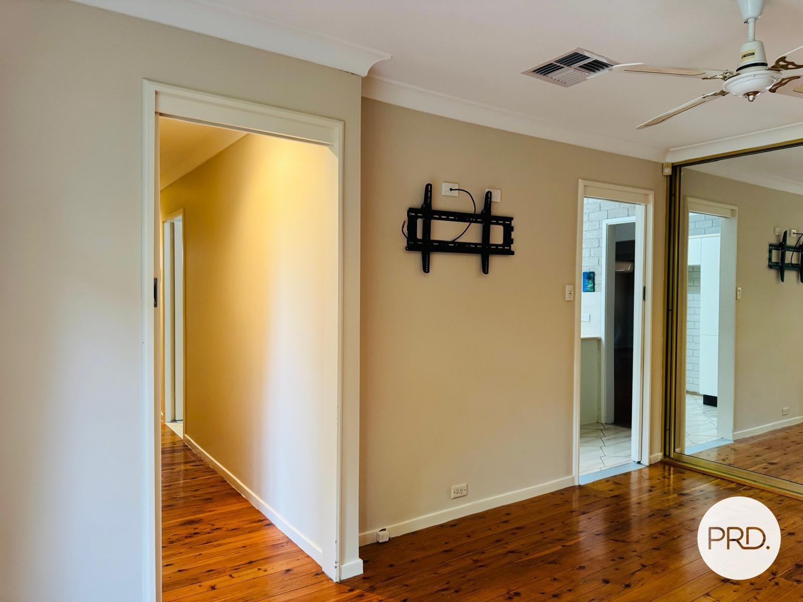 4 Wyatt Place LEUMEAH 17