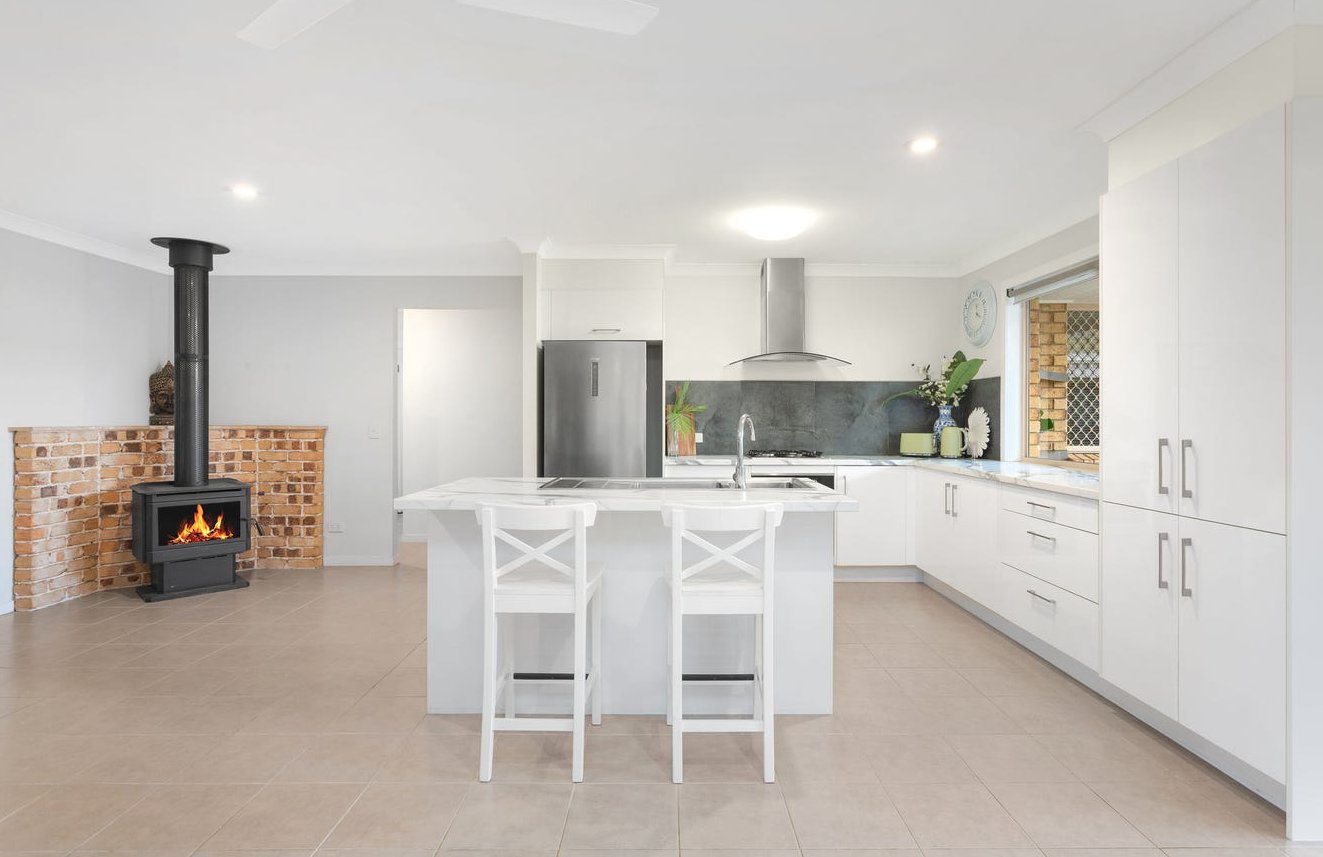 4 Yerrecoin Place BURLEIGH WATERS 4