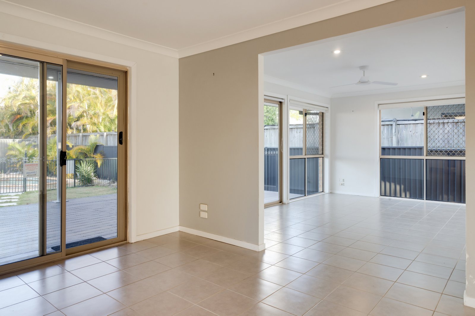 4 Yerrecoin Place BURLEIGH WATERS 8