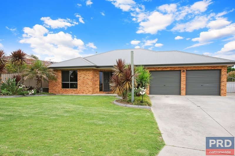 40 Amalfi Drive LAVINGTON 1