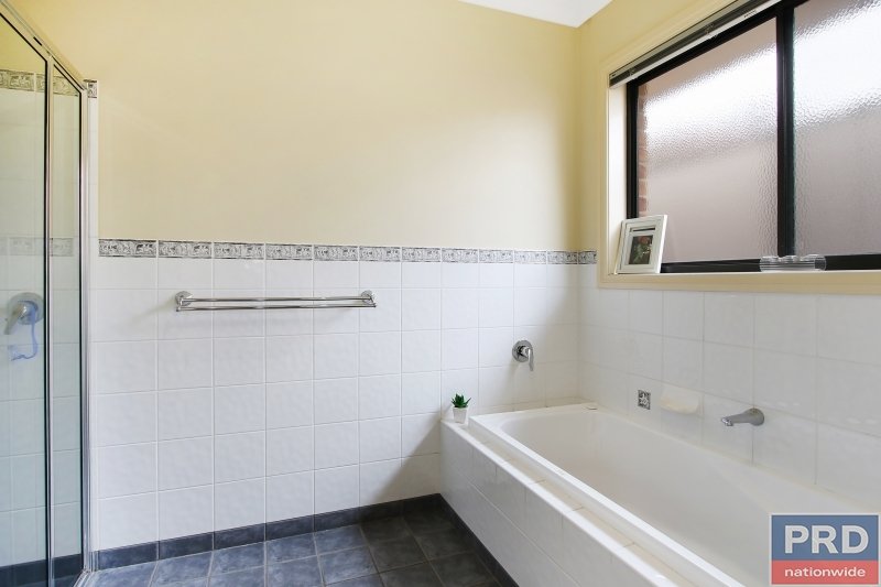 40 Amalfi Drive LAVINGTON 6