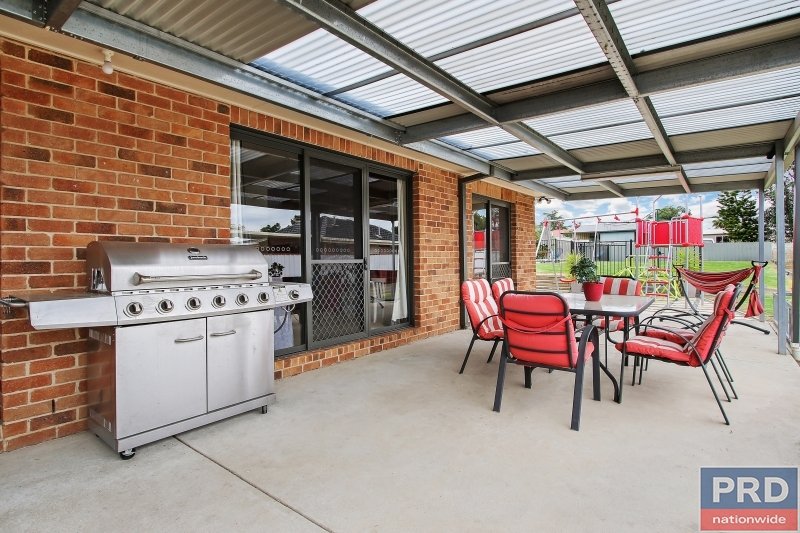 40 Amalfi Drive LAVINGTON 8