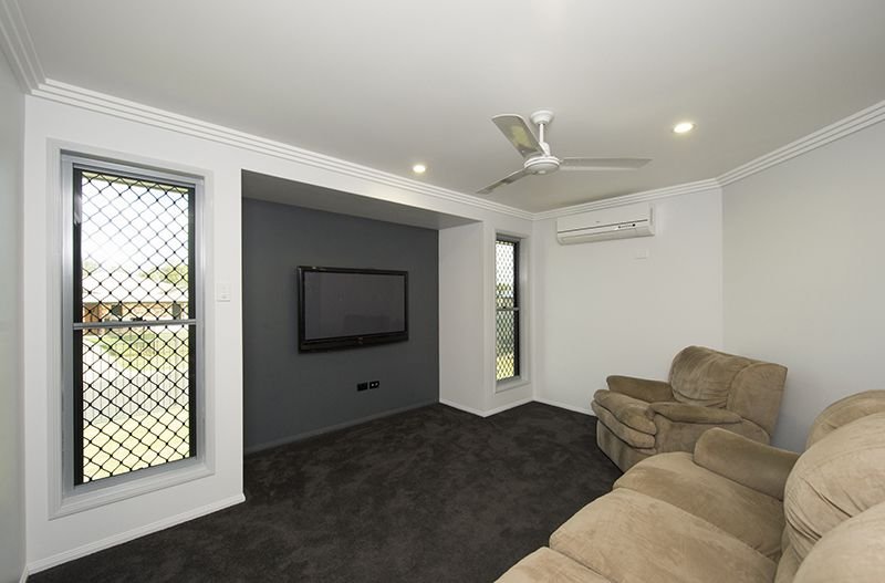 40 Bauhinia Street BOYNE ISLAND 11