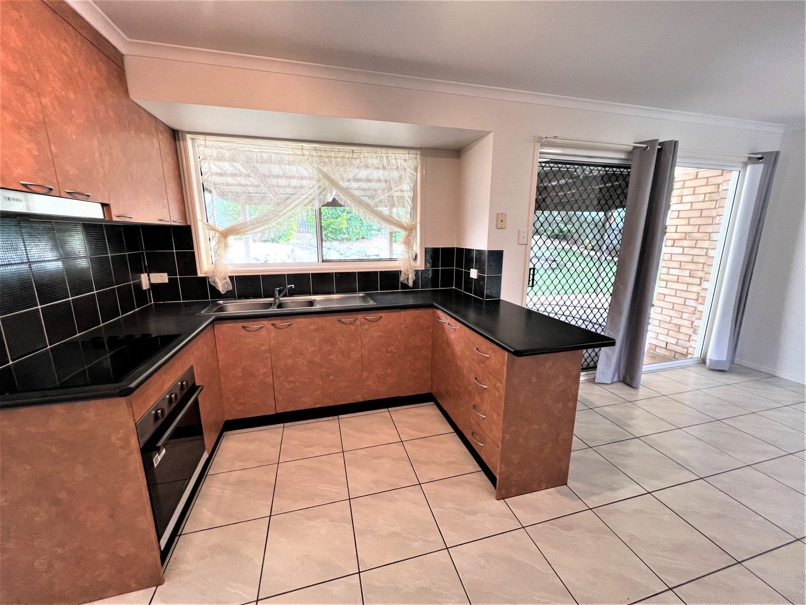 40 Beltana Drive BOYNE ISLAND 3