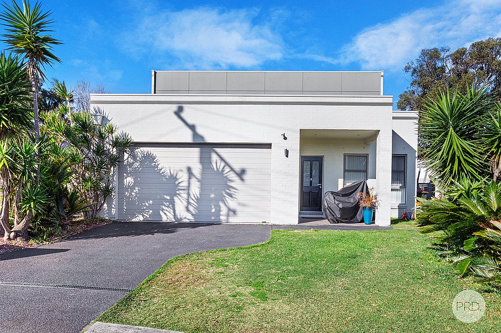 40 Boronia Drive SALAMANDER BAY 1