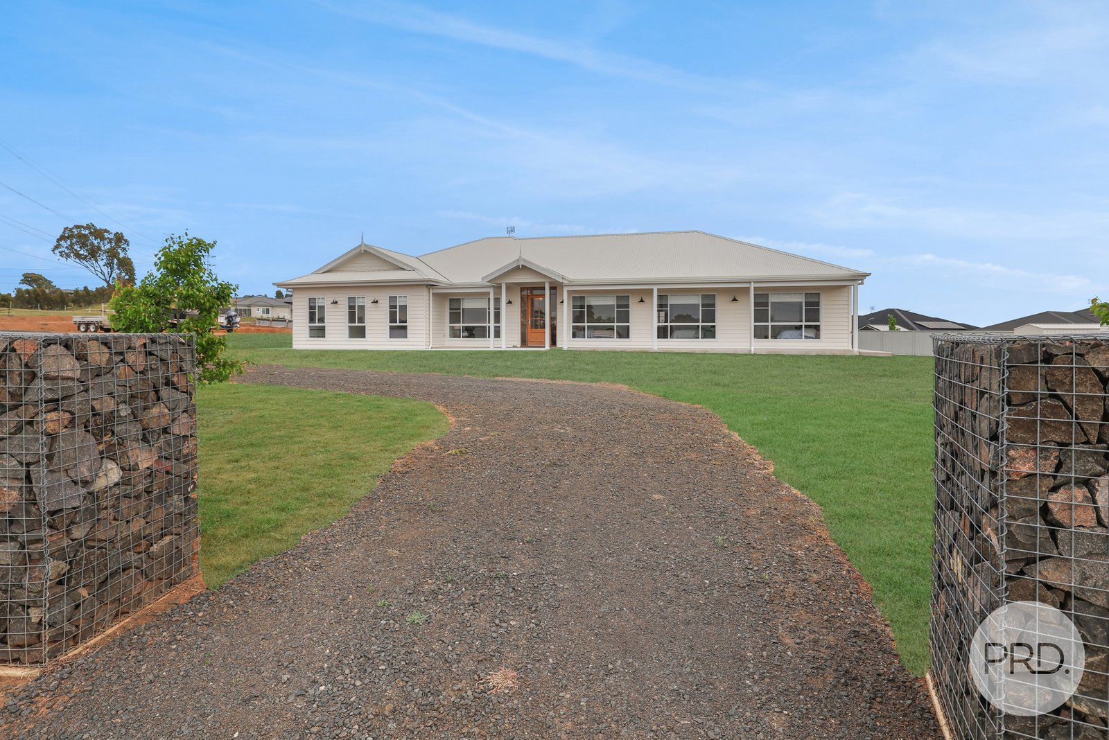 40 Burgess Lane TAMWORTH 2