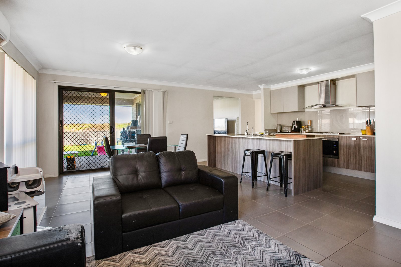 40 Cagney Road RUTHERFORD 4