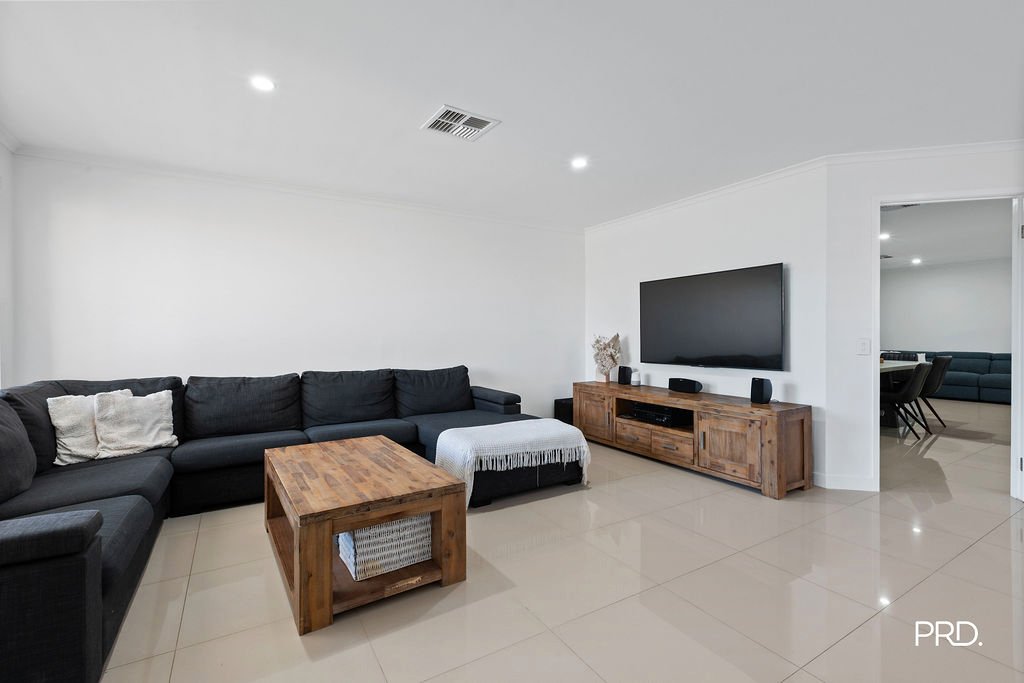 40 Camellia Avenue GLENMORE PARK 2