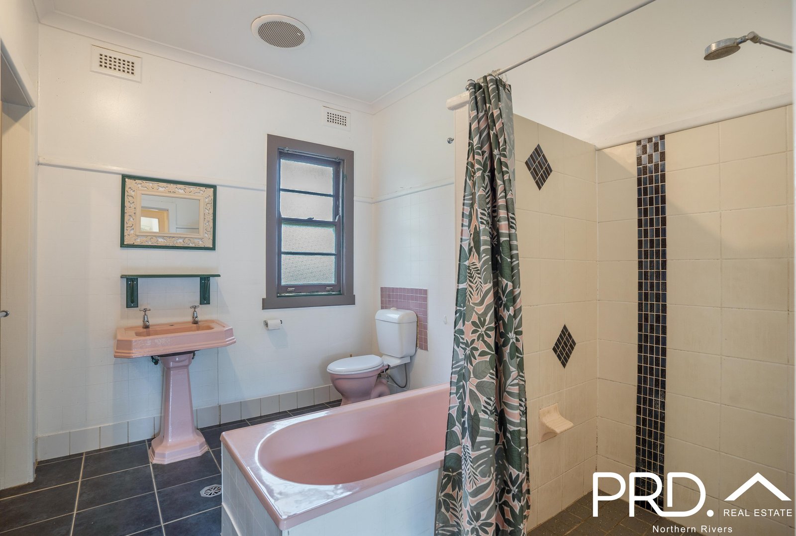 40 Centre Street CASINO 13