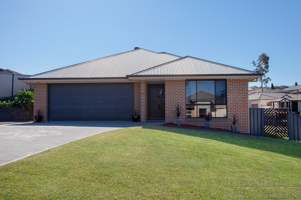 40 Clayton Crescent RUTHERFORD 24