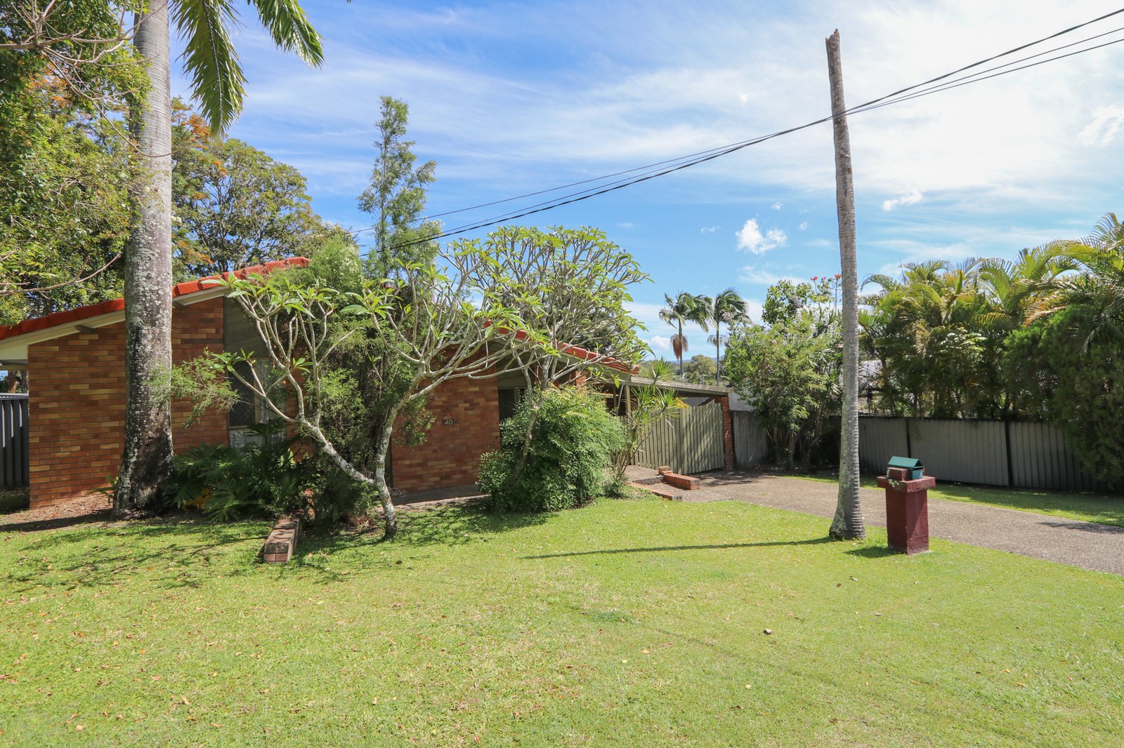 40 Constellation Crescent MUDGEERABA 1