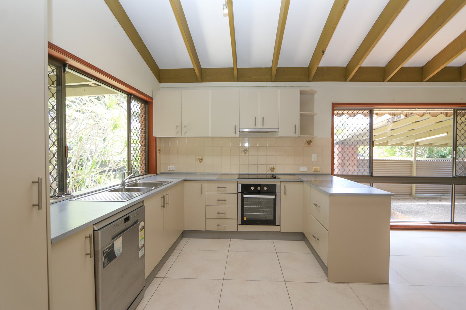 40 Constellation Crescent MUDGEERABA 4