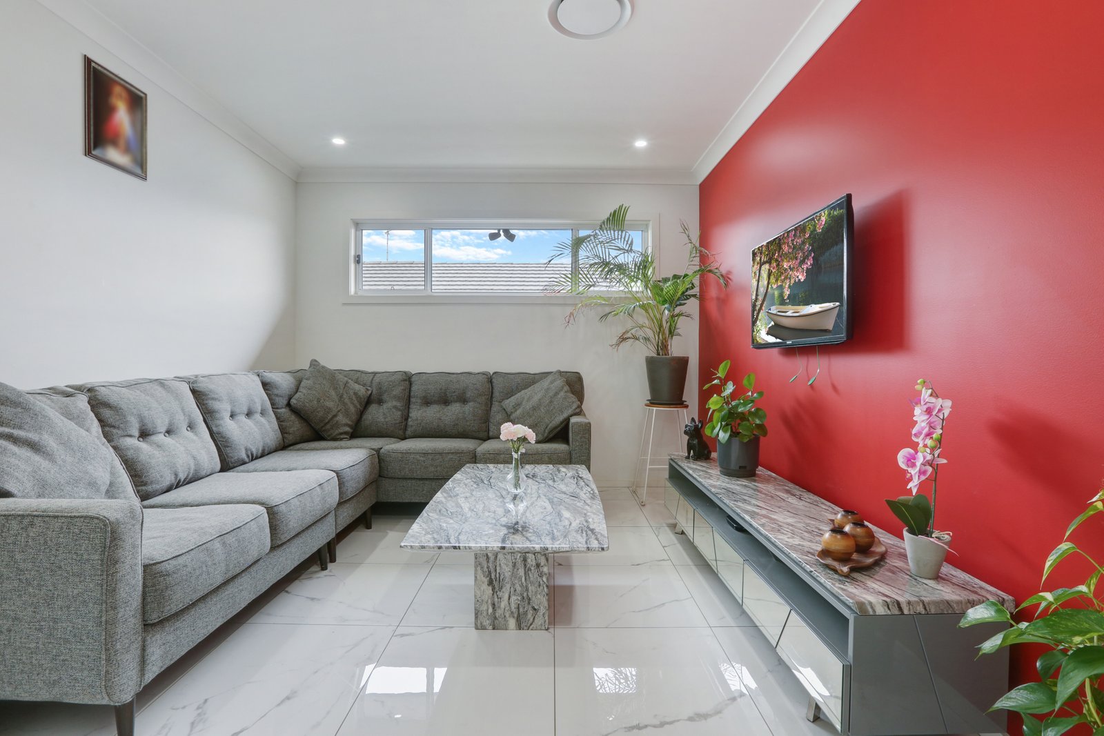 40 Crystal Avenue HORSLEY 8