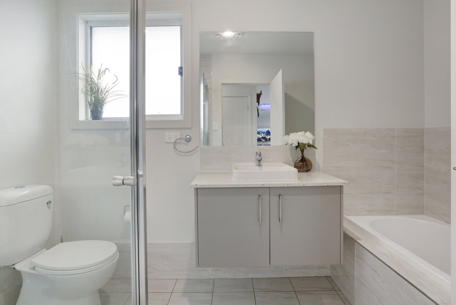 40 Crystal Avenue HORSLEY 9