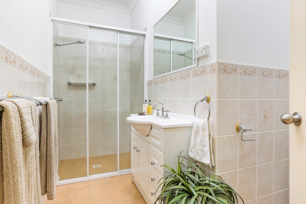 40 Delmont Place KANAHOOKA 8