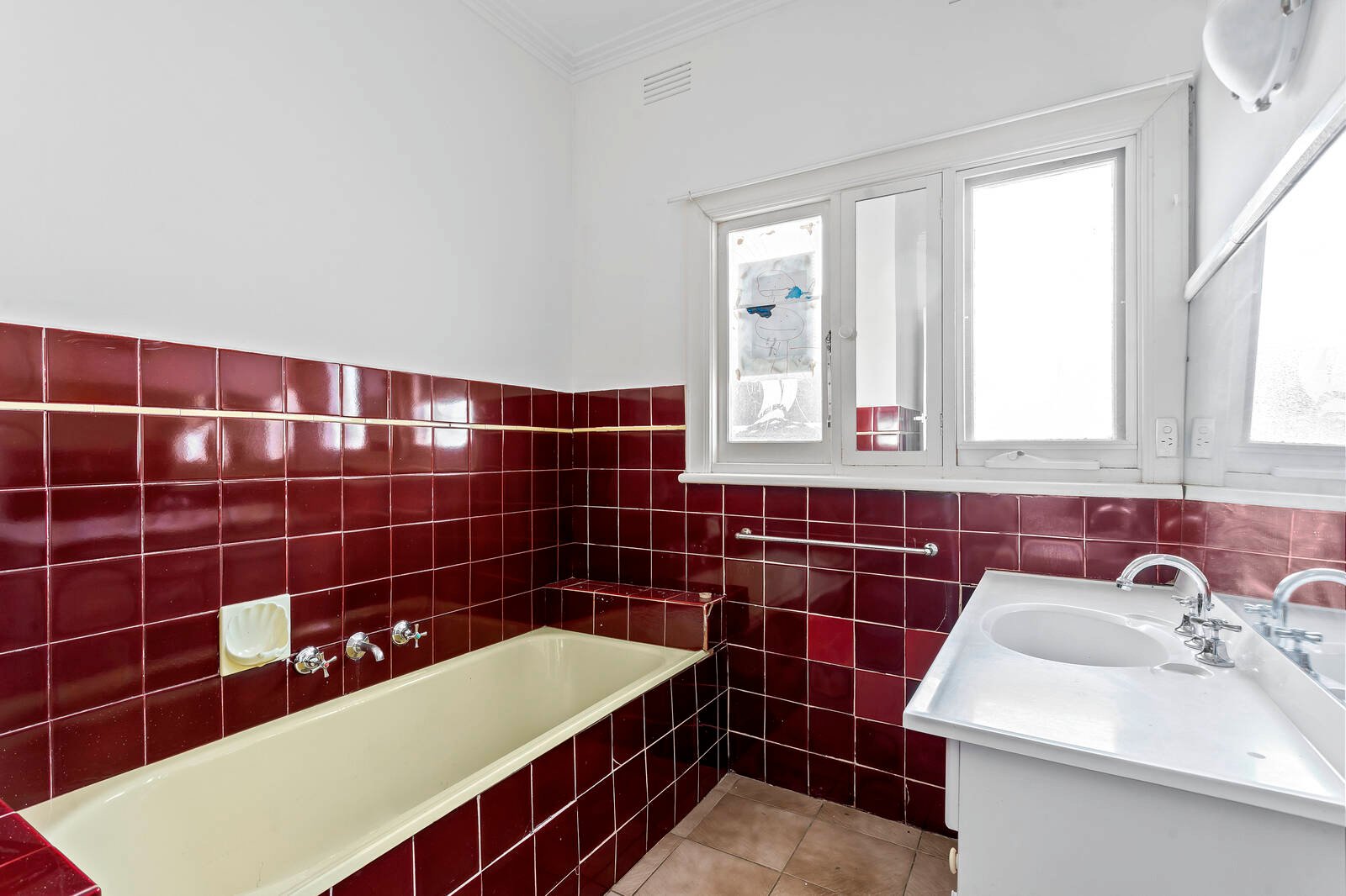 Real Estate and Property in 40 East Boundary Road, Bentleigh East, VIC