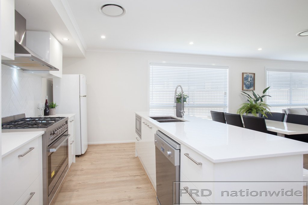 40 Emperor Parade CHISHOLM 6