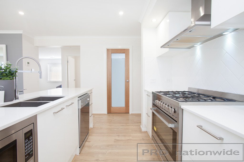 40 Emperor Parade CHISHOLM 8