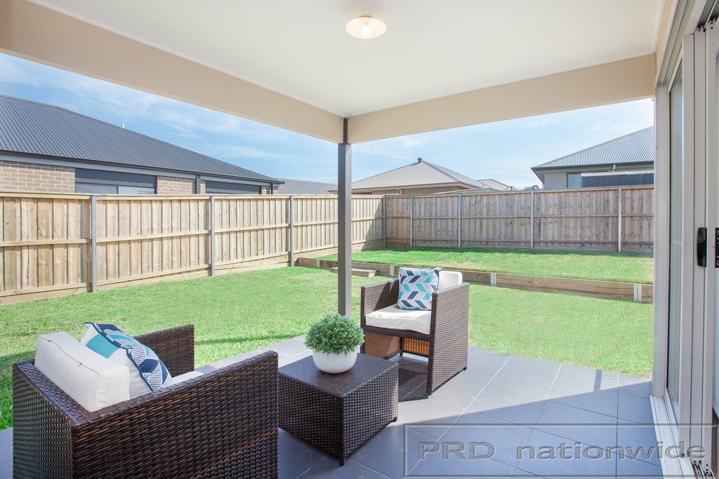 40 Emperor Parade CHISHOLM 12