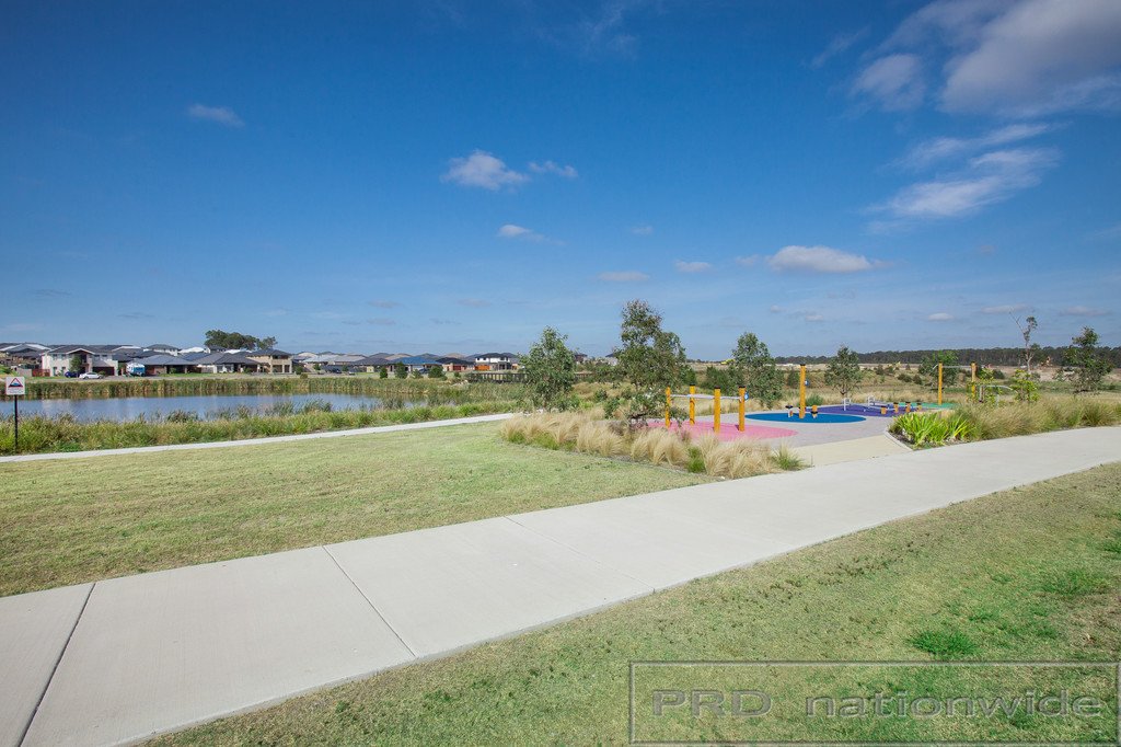 40 Emperor Parade CHISHOLM 16