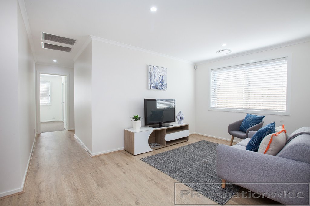 40 Emperor Parade CHISHOLM 17