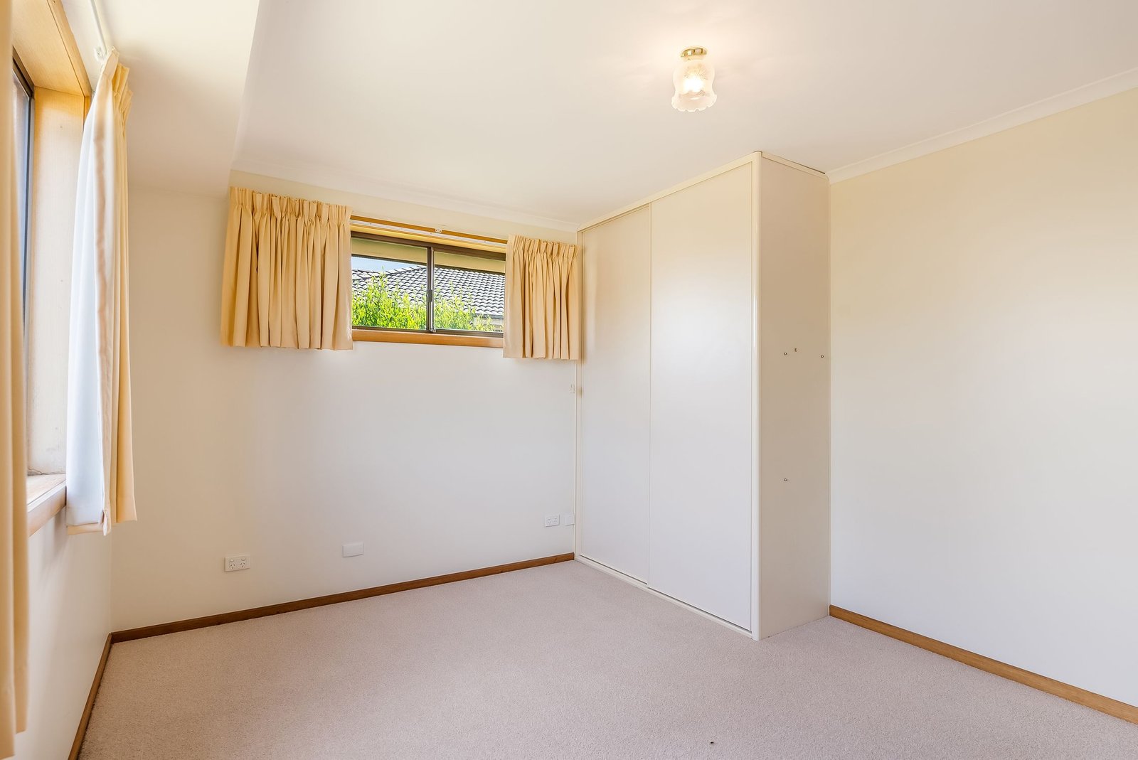 40 Fairway Drive KINGSTON 9