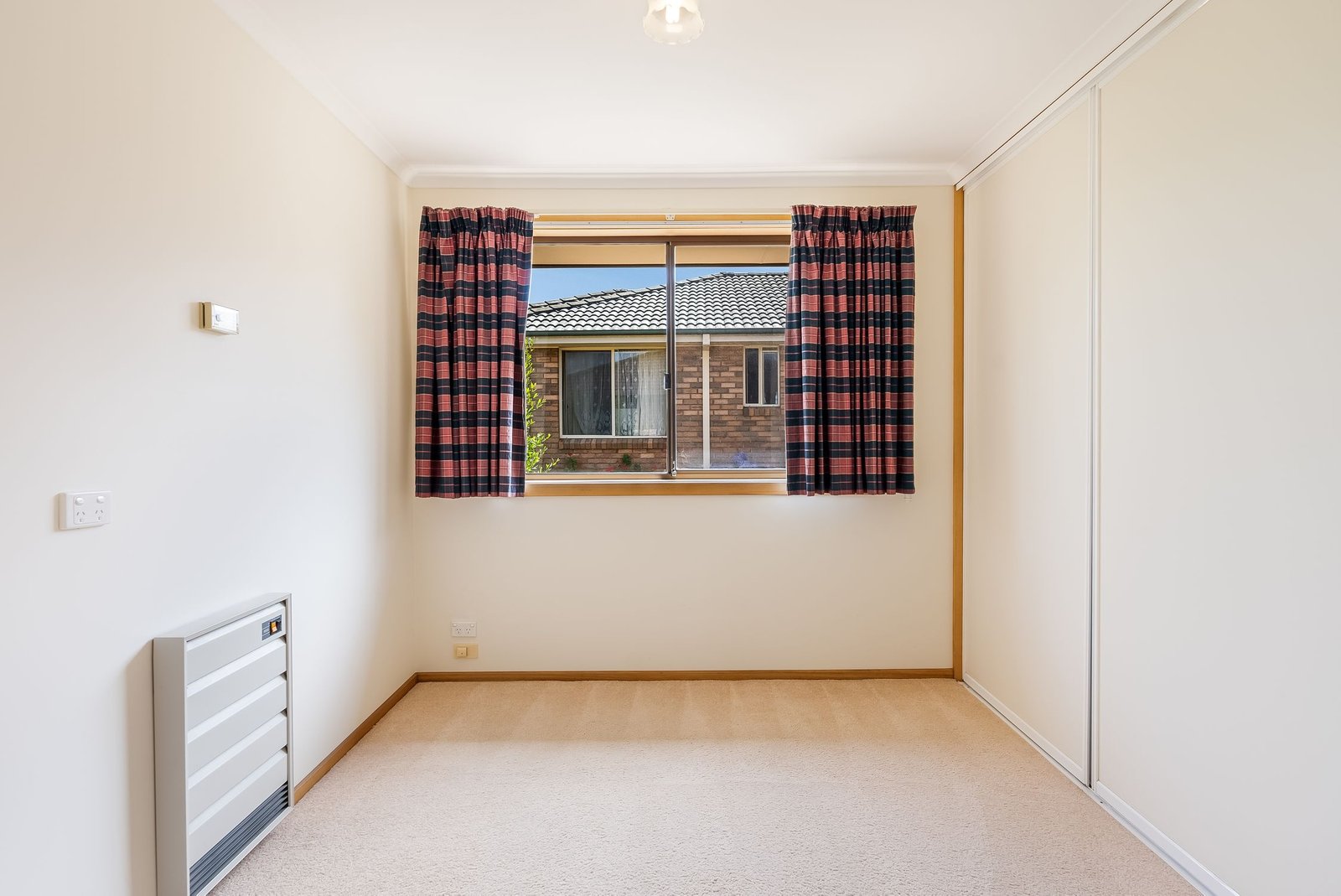 40 Fairway Drive KINGSTON 10