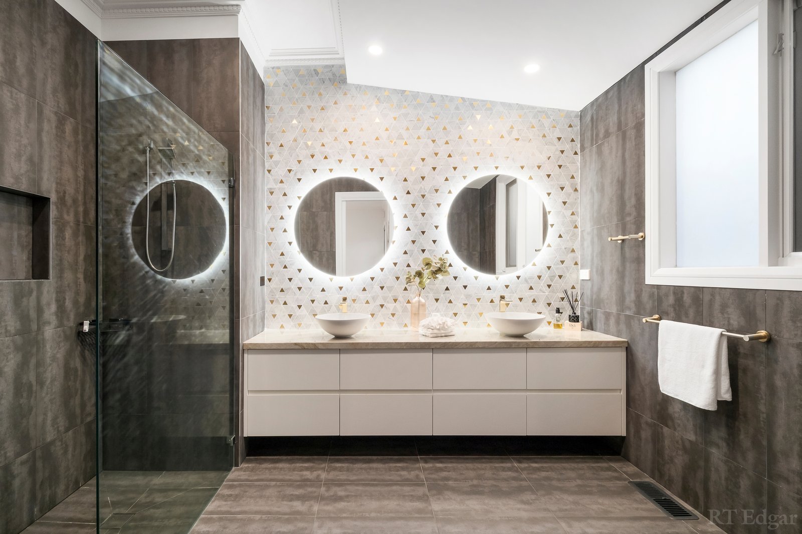 Real Estate and Property in 40 Gardiner Parade, Glen Iris, VIC